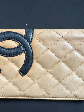 CHANEL VINTAGE CAMBON QUILTED BIFOLD WALL IN CAMEL COLOR